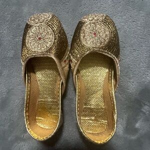 Baby girl Gold Glitter Shoes